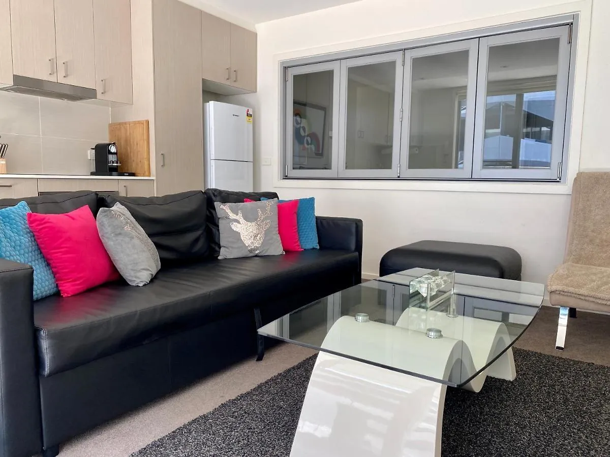 Envy 30 Luxe 1 Bedroom Executive Apartment In The Heart Of Braddon Wine Wifi Secure Parking Canberra