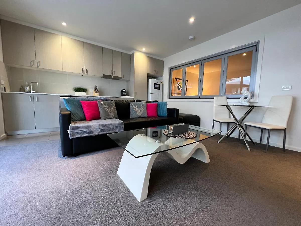 Envy 30 Luxe 1 Bedroom Executive Apartment In The Heart Of Braddon Wine Wifi Secure Parking Canberra